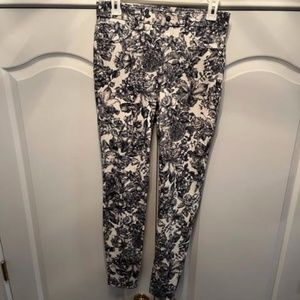 Hue - Medium Floral Print Pattern Jeans